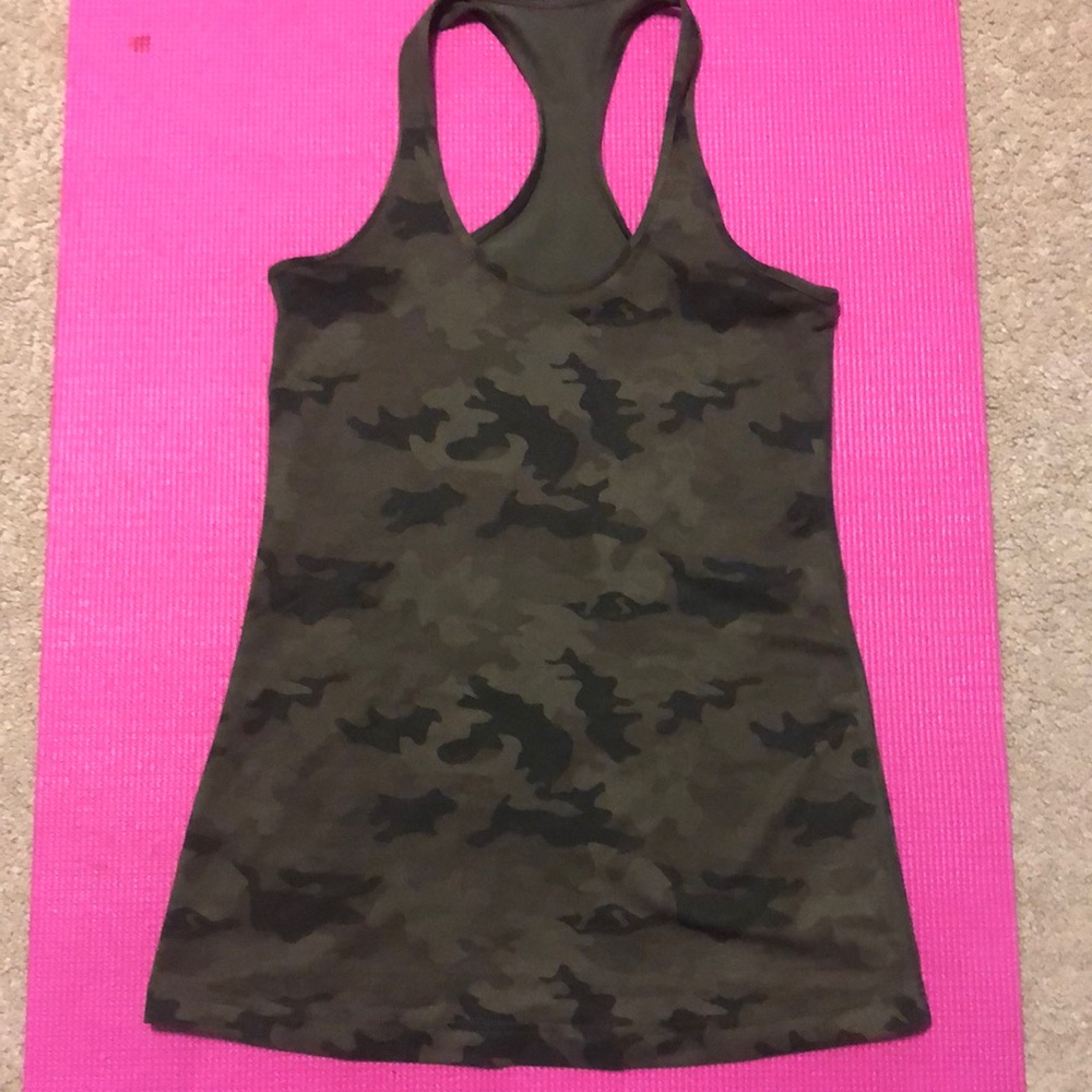 Camo tank